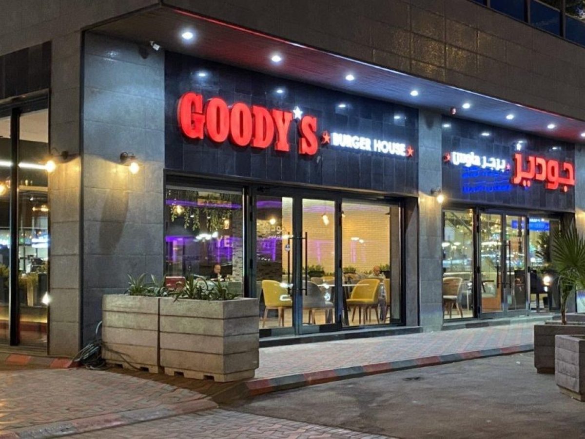 Vivartia: &Sigma;&tau;&eta;&nu; &kappa;&alpha;&nu;&alpha;&delta;&iota;&kappa;ή Recipe Unlimited &pi;&epsilon;&rho;&nu;ά&nu;&epsilon; &omicron;&iota; &alpha;&lambda;&upsilon;&sigma;ί&delta;&epsilon;&sigmaf; Goody&rsquo;s, Everest, La Pasteria